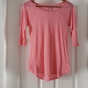 Quarter sleeve shirt